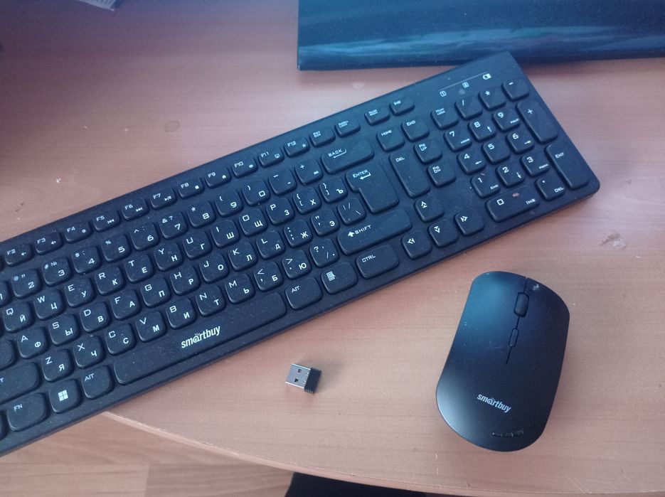 Продам клавиатуру и мышь