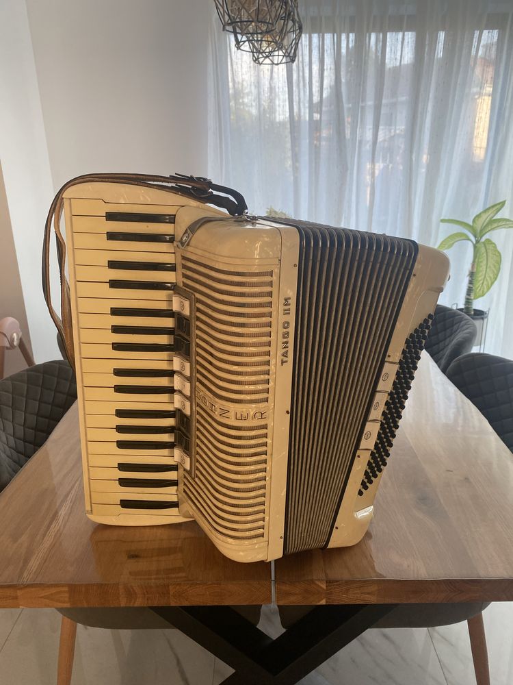 Акордеон Hohner Tango II M