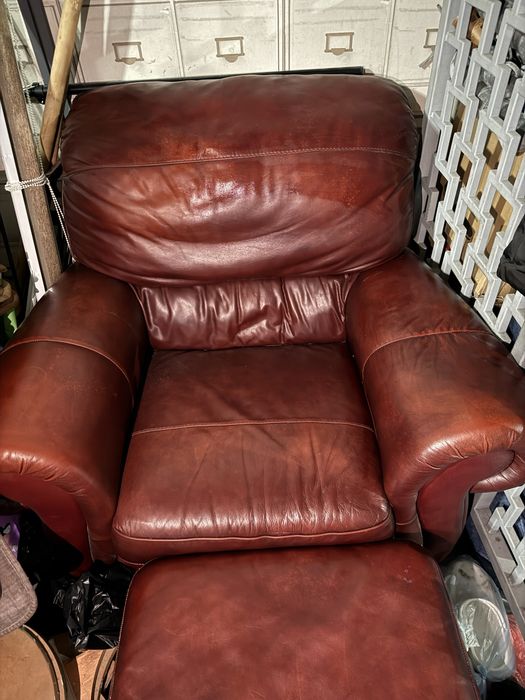 Canapea piele 3 locuri+ fotoliu piele + taburet piele