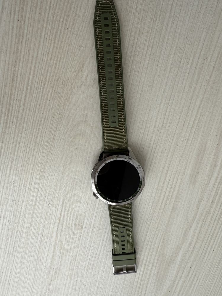 Huawei Watch GT 4 + подарък оригинална синя каишка
