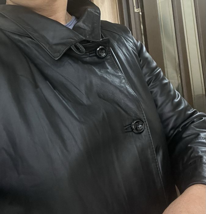 Продаю кожаную  куртку в отличном состоянии