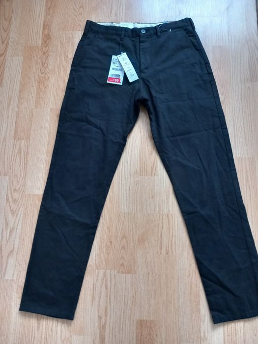 Pantaloni bărbați zara