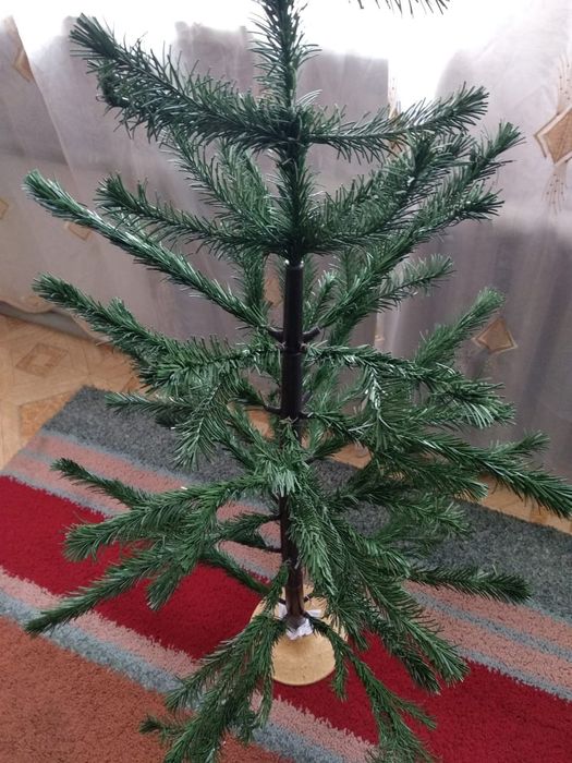 Продам   ёлочку .