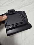 Grip Canon RP sau Canon R8