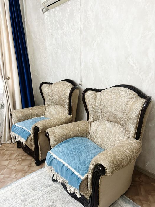 Продам диван и два кресла