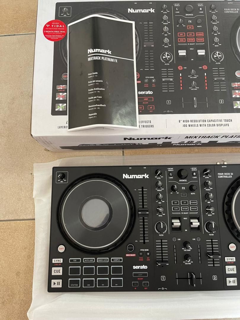 Consola DJ Numark Mixtrack Platinum FX -A-