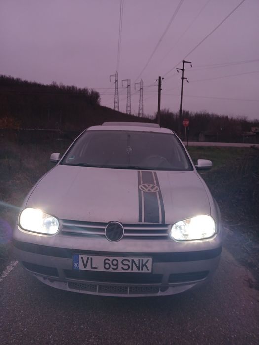 Vând golf 4 Benzina