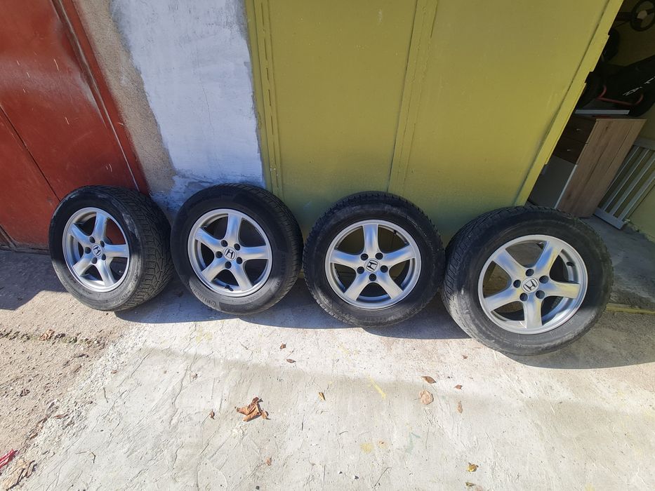 Джанти R16 5x114,3 от  Хонда Црв с зимни гуми215/65/16!