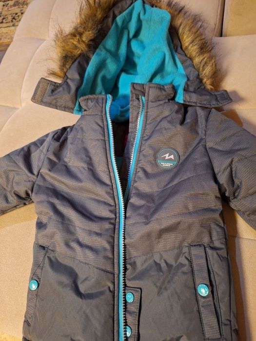 Курточка на мальчика  3 года ,качество супер не промокаемая.очень тёпл