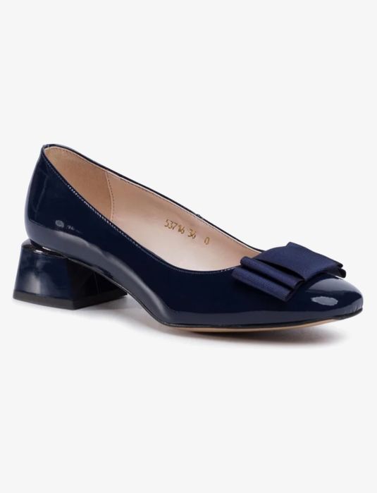 Тъмносини обувки от естествена кожа Sagan