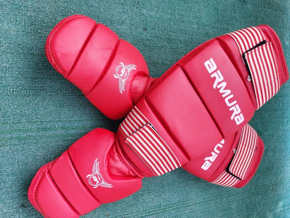 Mănuși și Tibiere Armura