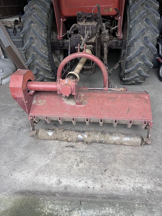 Vand tocator de resturi vegetale