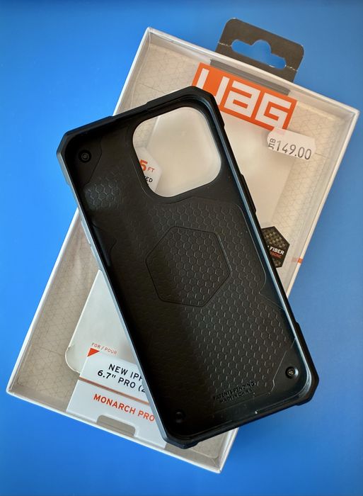 Калъф UAG Monarch Pro MagSafe Carbon Fiber iPhone 15 Pro Max Кейс Case