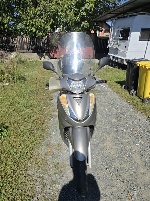 Scuter Honda Sh300