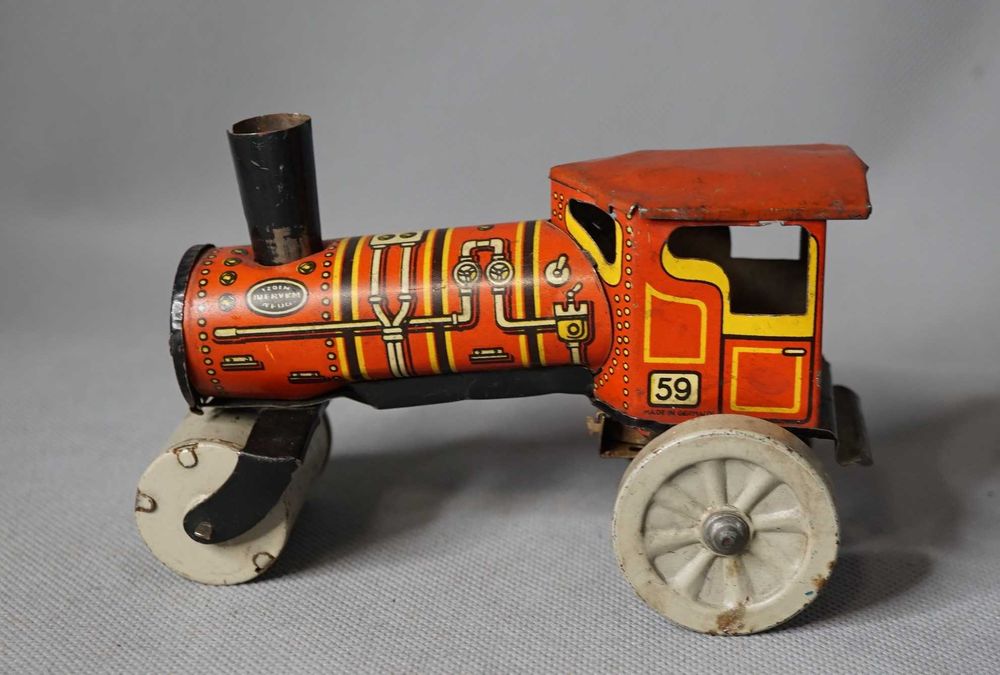 Рядка Стара Немска метална механична играчка модел валяк