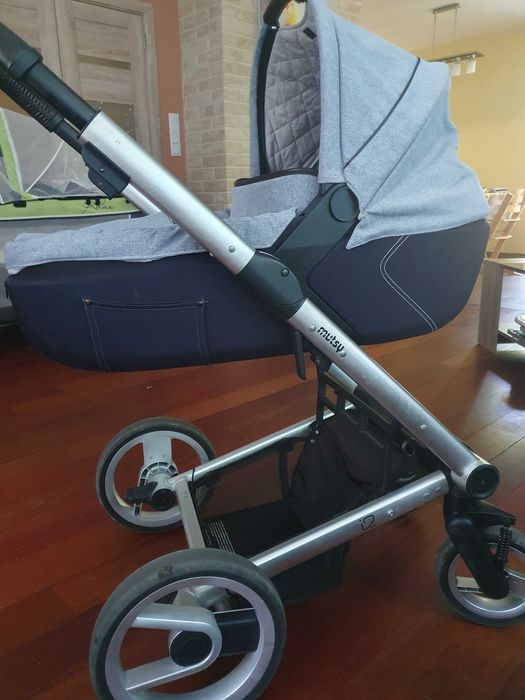 Продавам бебешки колички