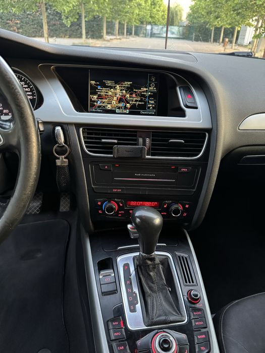 Audi A4 B8.
