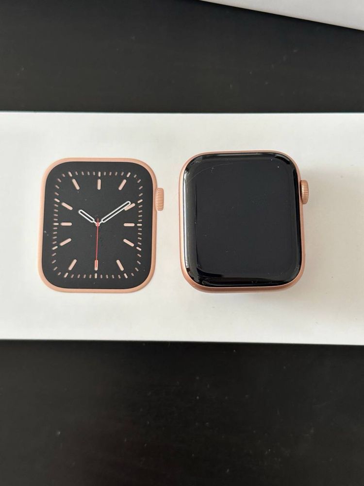 Apple watch series 6, 44mm, 32 GB, Rose Gold aluminum case