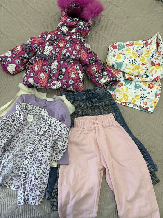 Одежда для девочек. 4000тенге.Все чистые. 1-2 год