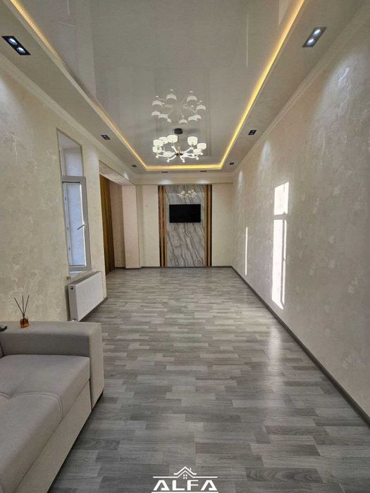 Buxoroda kvartira sotiladi 2 xonali 70m² 4-qavat.