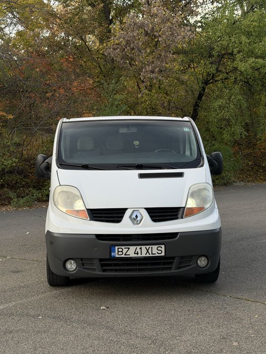 Renault Trafic 2.0 114CP 8+1 locuri