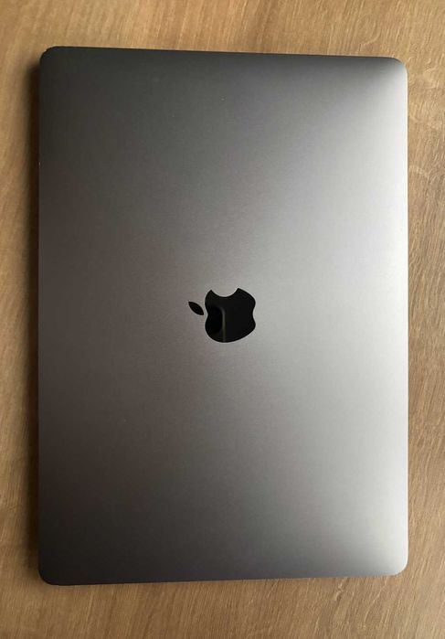 Vând MacBook Pro 13-inch, model 2020 M1