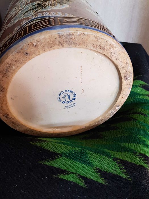 Ваза от Сайгон Виетнам РЪЧНО РИСУВАНА с Феникс и Дракон