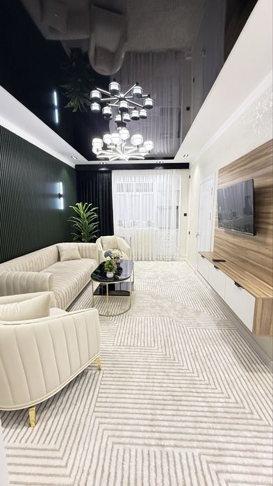 Farxod bozori yonida joylashgan kvartira sotiladi 11 kv 3^4 xona qling