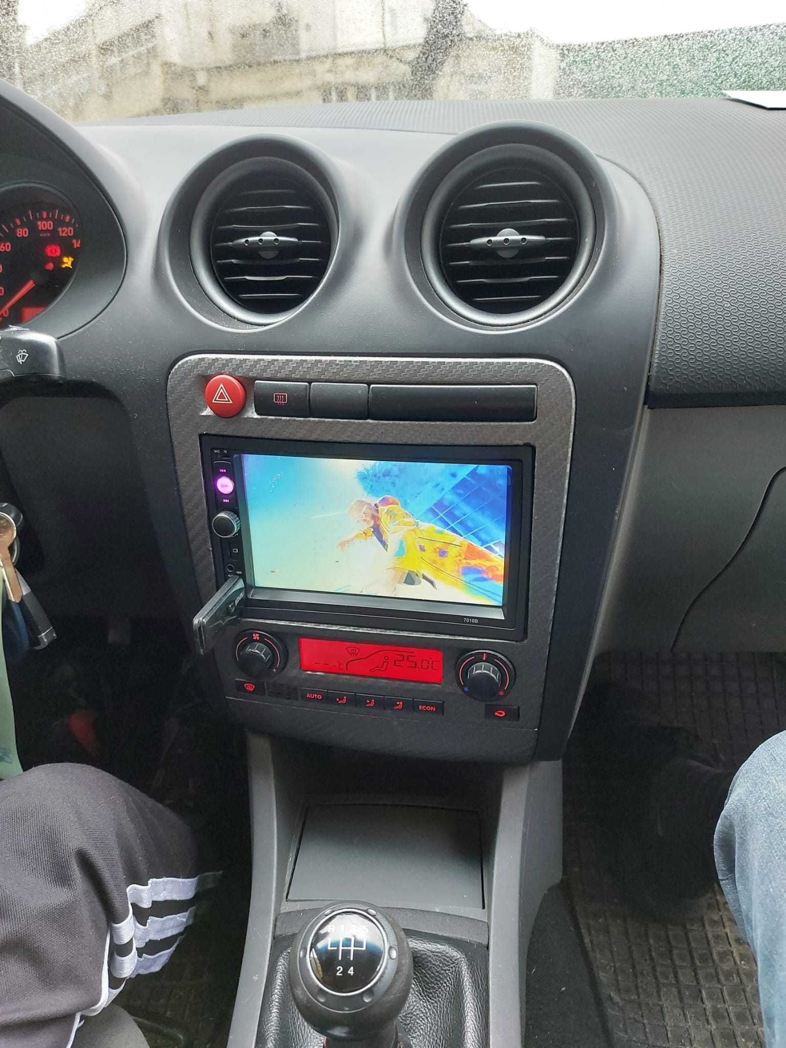 Navigatie MP5 Casetofon Seat Ibiza Waze YouTube prin MirrorLink BT USB