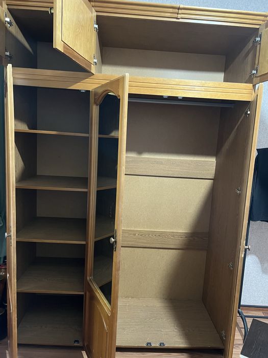 Продаю шифоньер в отличном состоянии