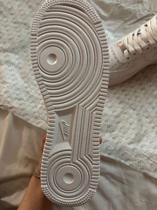 Vând af1 noi nepurtati