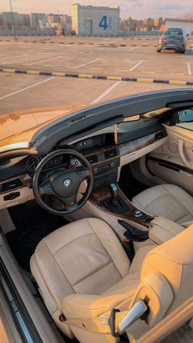 BMW Seria 3 E93 325 i Cabrio Automat