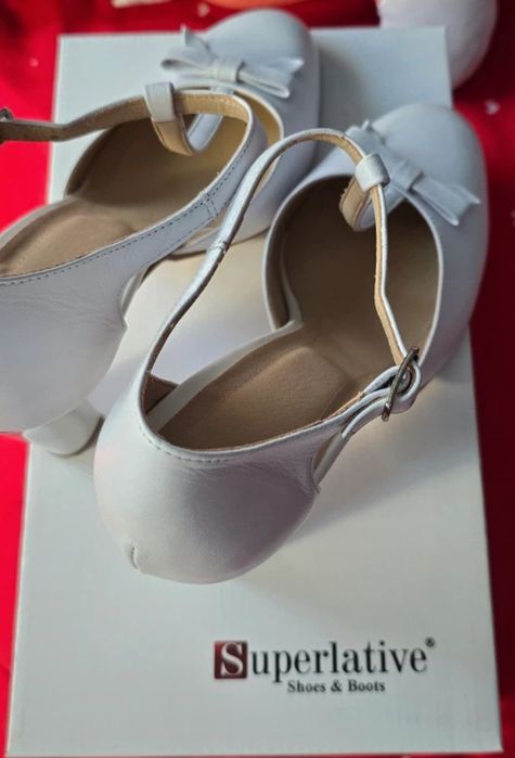 Pantofi eleganți albi de mireasa din piele naturala m.37