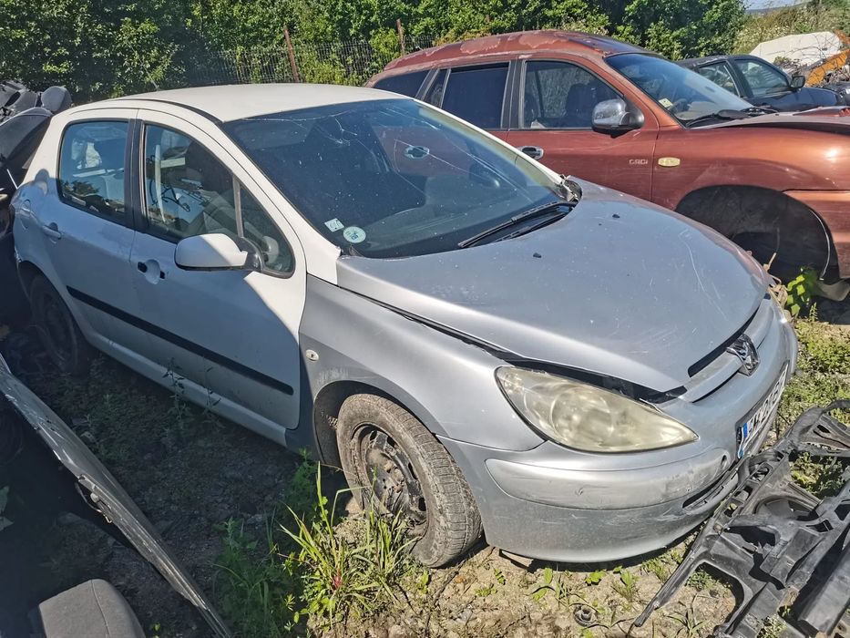 Dezmembrez Peugeot 307 HDI