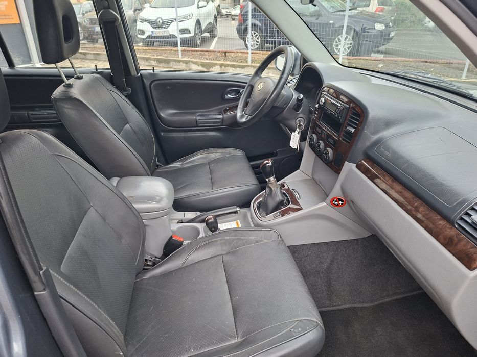 Vând Suzuki Grand Vitara 2.0 Benzină Limited 4x4
