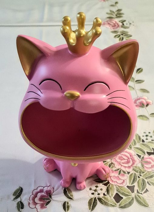 Статуэтка счастливого кота.