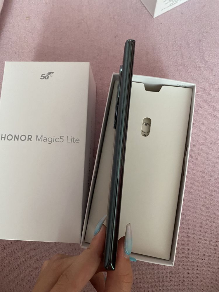 Vand telefon HONOR Magic5 Lite 5G