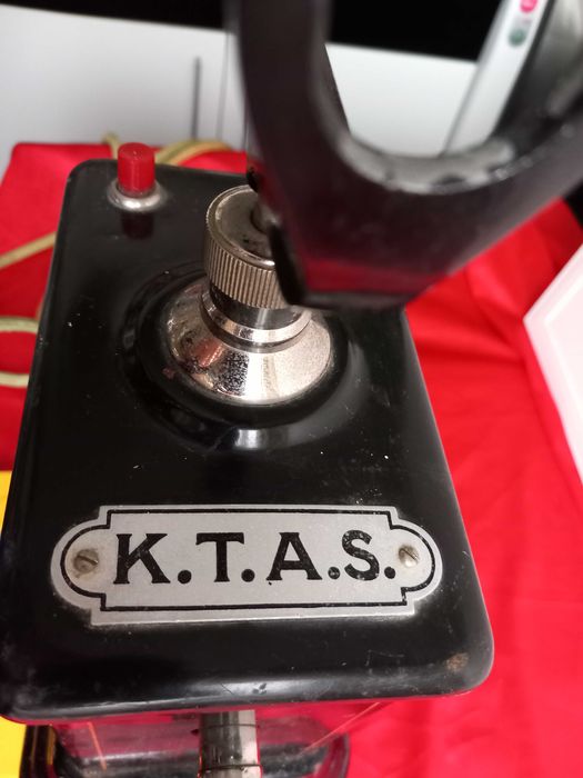 Телефон Метален с Манивела