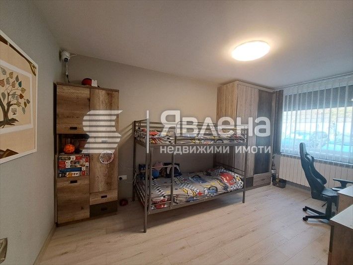 Продава се Тристаен апартамент в Варна, Възраждане 1 - 109 кв.м за 2065 €/кв.м - Снимка #9