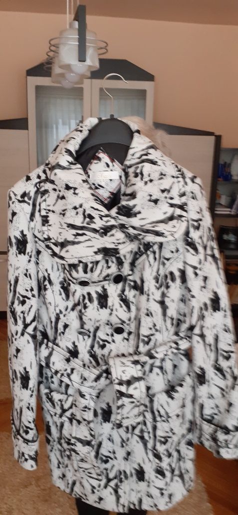 Jachetă  din stofă  pentru femei cu cordon