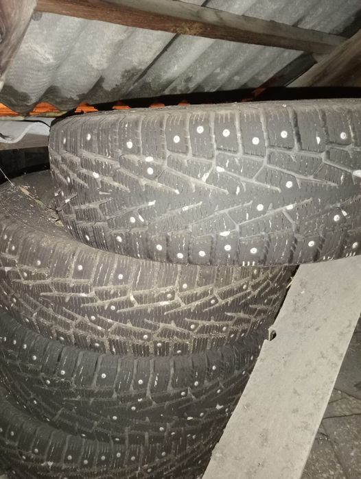 Продам зимние покрышки состояние нового
