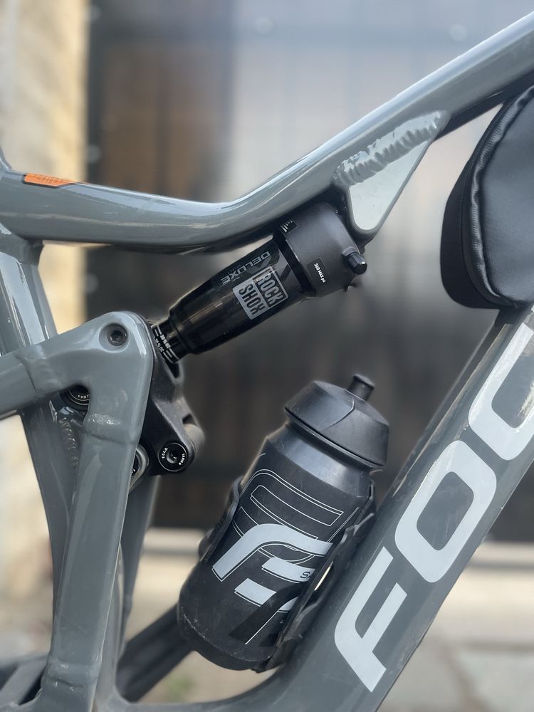 Vând Focus Thron impecabil