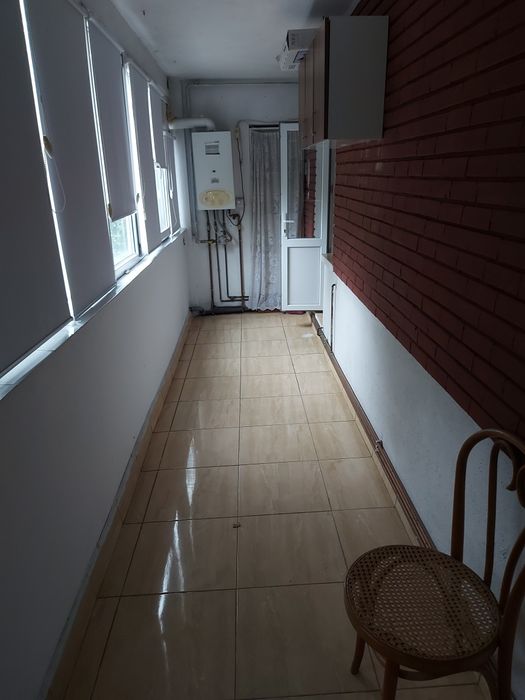 Ofer spre inchiriere apartament cu doua camere!