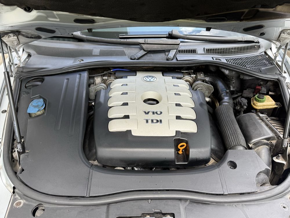 2005г. Volkswagen Touareg 5.0 V10 TDI 313кс.