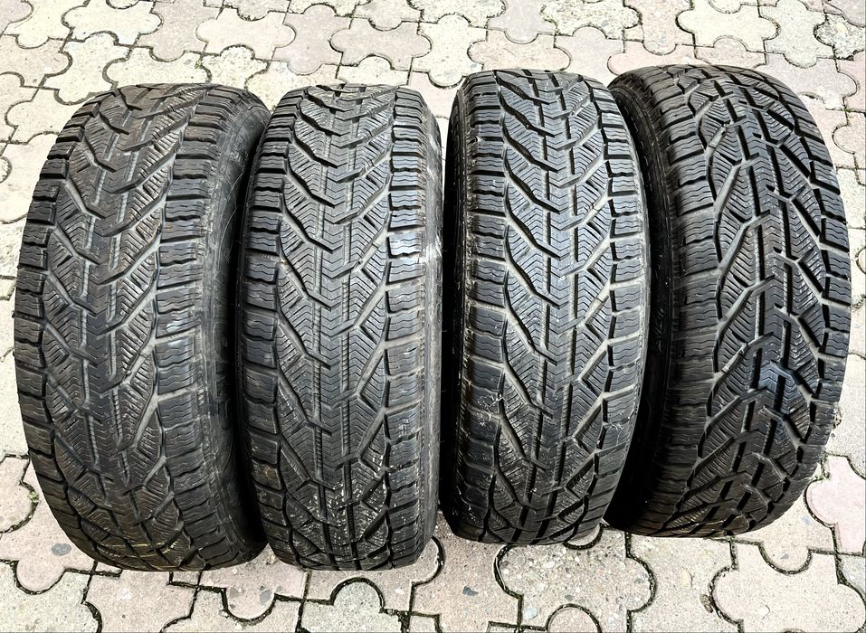 Cauciucuri de iarnă Riken 215/60/R17