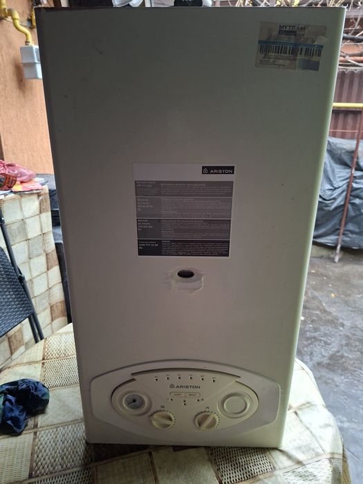 Centtala termica tiraj fortat Aristton pentru piese