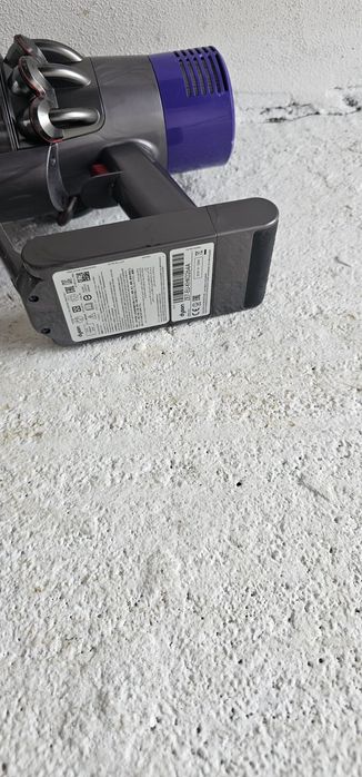 DYSON V10 pret 550 ron gata de folosire!