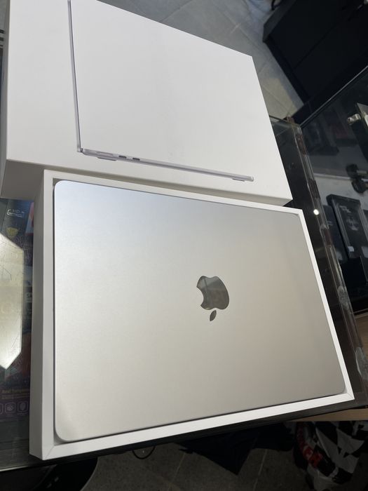 Macbook Air 13” M4 Chip 10-CPU, 8-GPU 16RAM, 256SSD  Гаранция 23.5.26