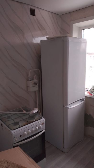 Продам холодильник и газплиту