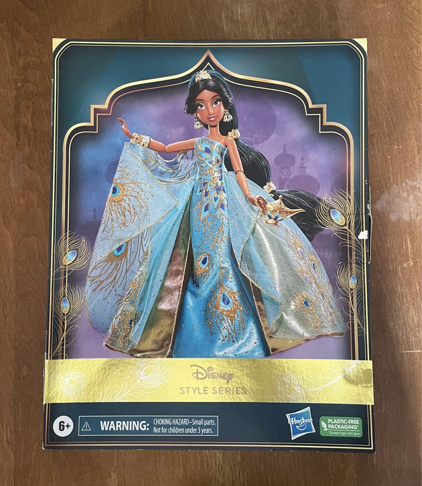 Vând păpușa Disney Jasmine Hasbro